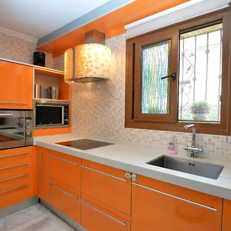 Belvilla By Oyo Orange Villa *