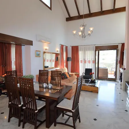 Belvilla By Oyo Orange Villa *